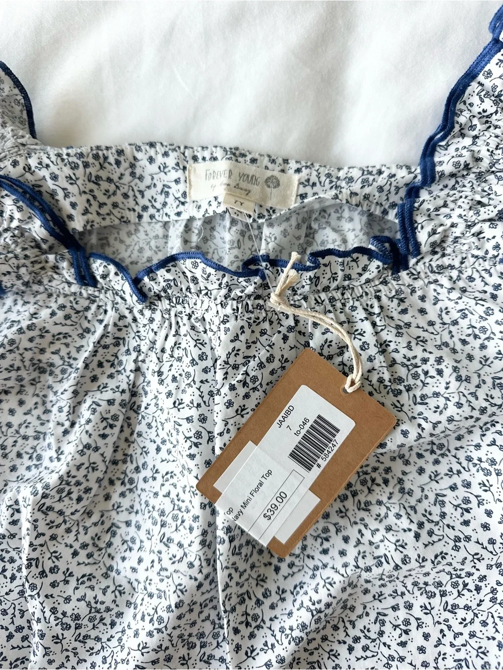 Brand New w Tags! FOREVER YOUNG Navy Mini Floral Top Size 7Y